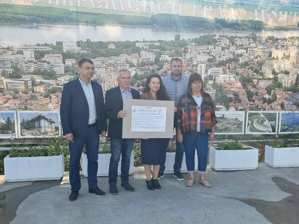 ОКОЛО СПОРАЗУМЕНИЕ ЗА ТОЛЕРАНТНА ПРЕДИЗБОРНА КАМПАНИЯ СЕ ОБЕДИНИХА ЧАСТ ОТ КАНДИДАТИТЕ ЗА КМЕТОВЕ И ОБЩИНСКИ СЪВЕТНИЦИ В СИЛИСТРА