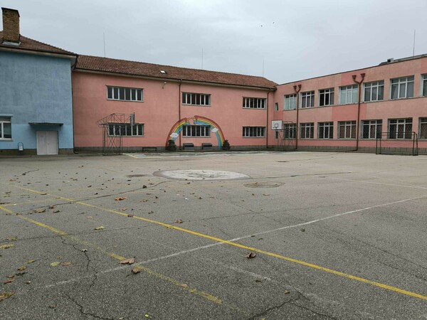 “Одобреният” ремонт на училище “Отец Паисий” в Силистра се оказа неодобрен