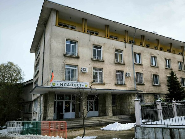 Община Силистра е получила отказ от предоставяне на средства по ПВУ за ремонт на общежитие “Младост”, в момента обжалва