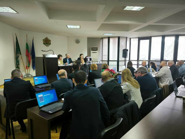 Общинските съветници на Силистра успяха при втори опит да изберат постоянните комисии на съвета