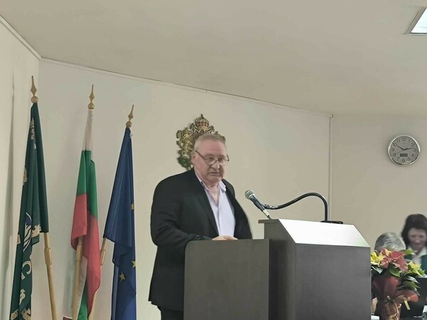 Новият кмет на Силистра не съобщи екипа си, но започна да назначава от подкрепилите го без да съобщава