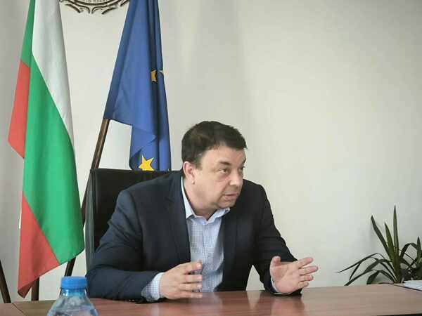 Кметът на Силистра вече ще разчита и на протести, за да получи отказаното финансиране за ремонта на две образователни институции