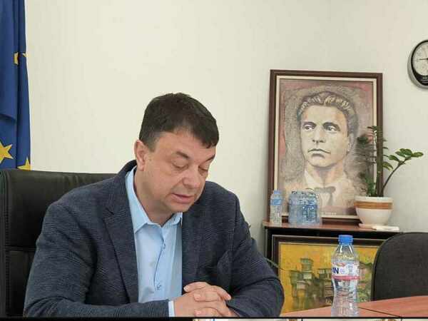 Кметът на Силистра се оплака от финансови санкции по проекти, започнати от предшественика му(ВИДЕО)