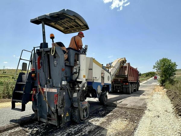 В Община Силистра започна асфалтирането на път, финансиран по Националната инвестиционна програма