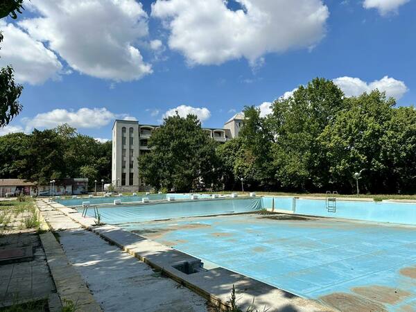 Все пак, добре е кметът да обясни  колко ще струва на гражданите стопанисването на басейна в Силистра?