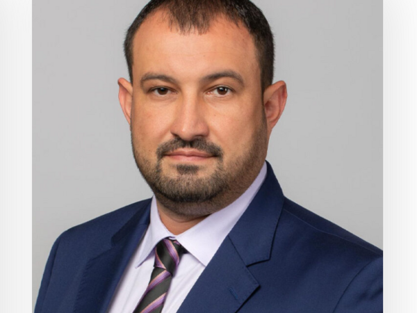 Съпругата на общинския съветник от ГЕРБ Денислав Димитров заменя Росен Димитров като член в ОИК - Силистра