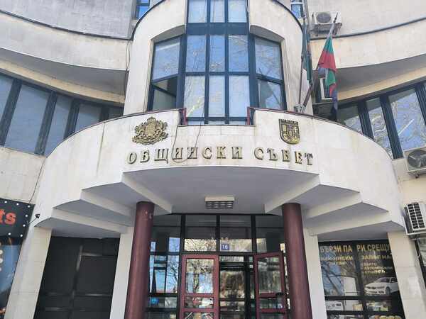 Граждани организират протест в Силистра заради възстановяване на движението на тирове през града