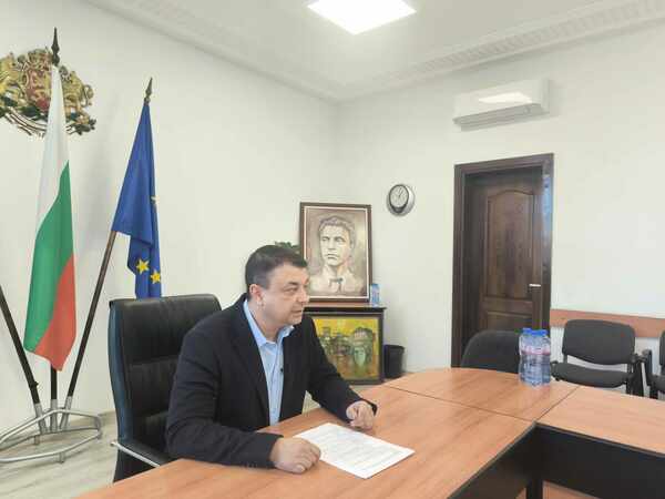 Александър Сабанов: Общината ще издава билети на тировете през час да преминават през Силистра 