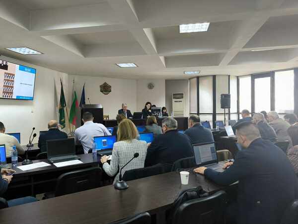 Общинските съветници на Силистра отхвърлиха няколко продажби на общинска земя, предложени от кмета