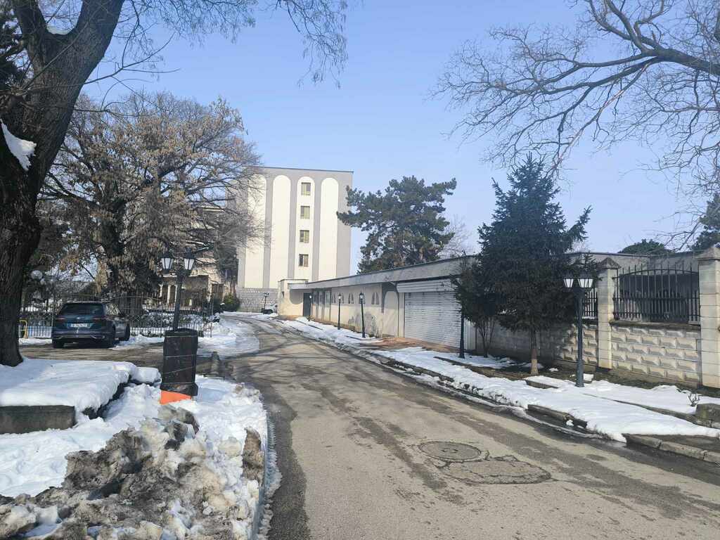 Демонтирана е незаконната бариера пред хотел "Дръстър" в Силистра