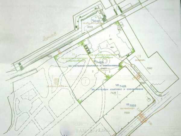 Разделянето на х-л "Дръстър" позволява застрояване на парка, но е без законово експертно одобрение 