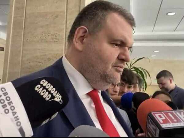 АЕЖ към Пеевски: Депутатите дължат отговори на журналистите