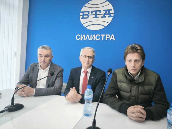 За да бъдат спрени Борисов и Пеевски, трябва да се формира ново мнозинство, заяви Николай Денков в Силистра