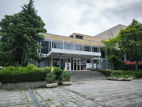 Без изненади: Варненската “Солей 06” е избрана да ремонтира театъра в Силистра