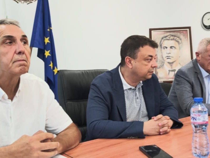 (Видео) Обявиха спешни мерки за спасяването на езерото Сребърна