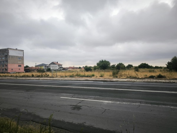 По искане на инвеститор Община Силистра ще предлага на търг няколко големи парцела преди село Калипетрово