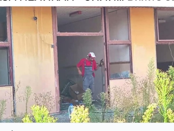 В ход е разрушаване на сгради, които Община Силистра иска да придобие в База “Пеликан” (Видео)