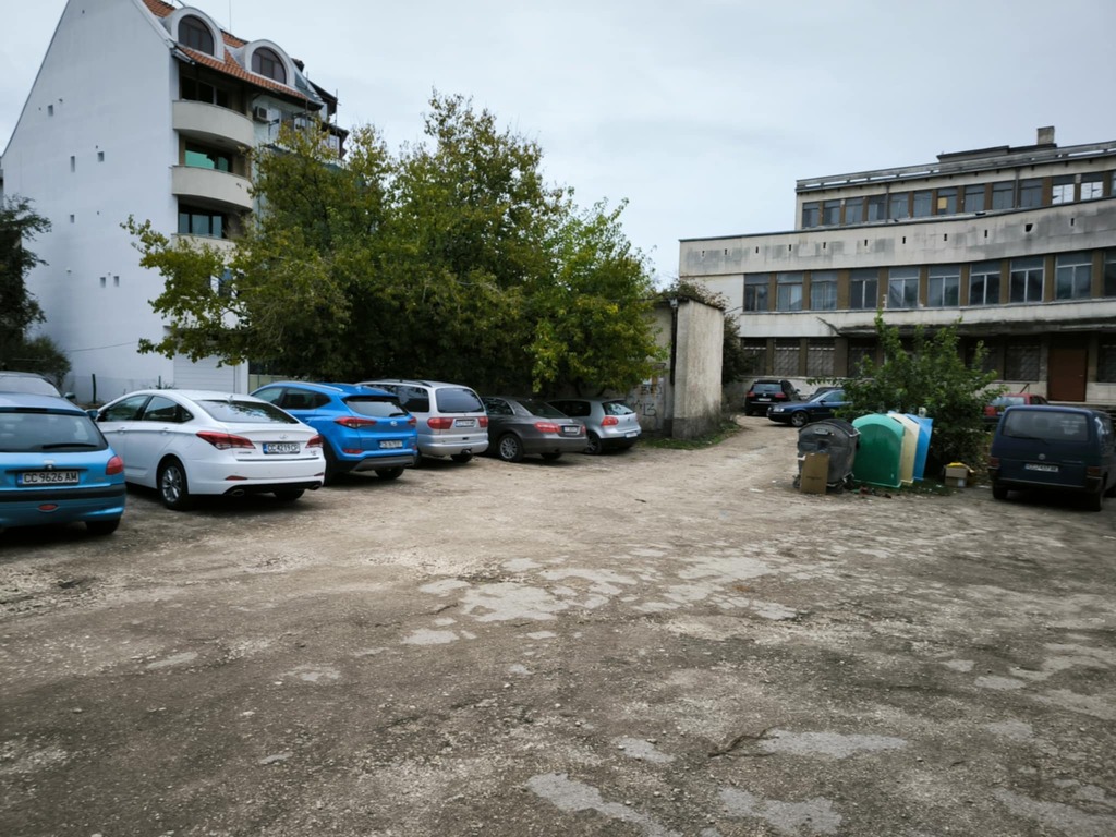 Да отиде на търг пространството зад поликлиниката в Силистра предлага кметът