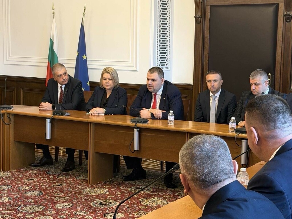 Начело с кмета местната власт на Дулово се присъедини към Пеевски 