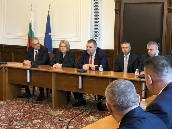 Начело с кмета местната власт на Дулово се присъедини към Пеевски 