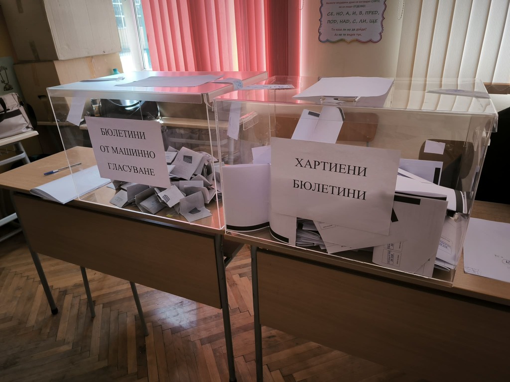 При 55 процента обработени протоколи Радев е с 48 процента в Силистра, а ГЕРБ с 14